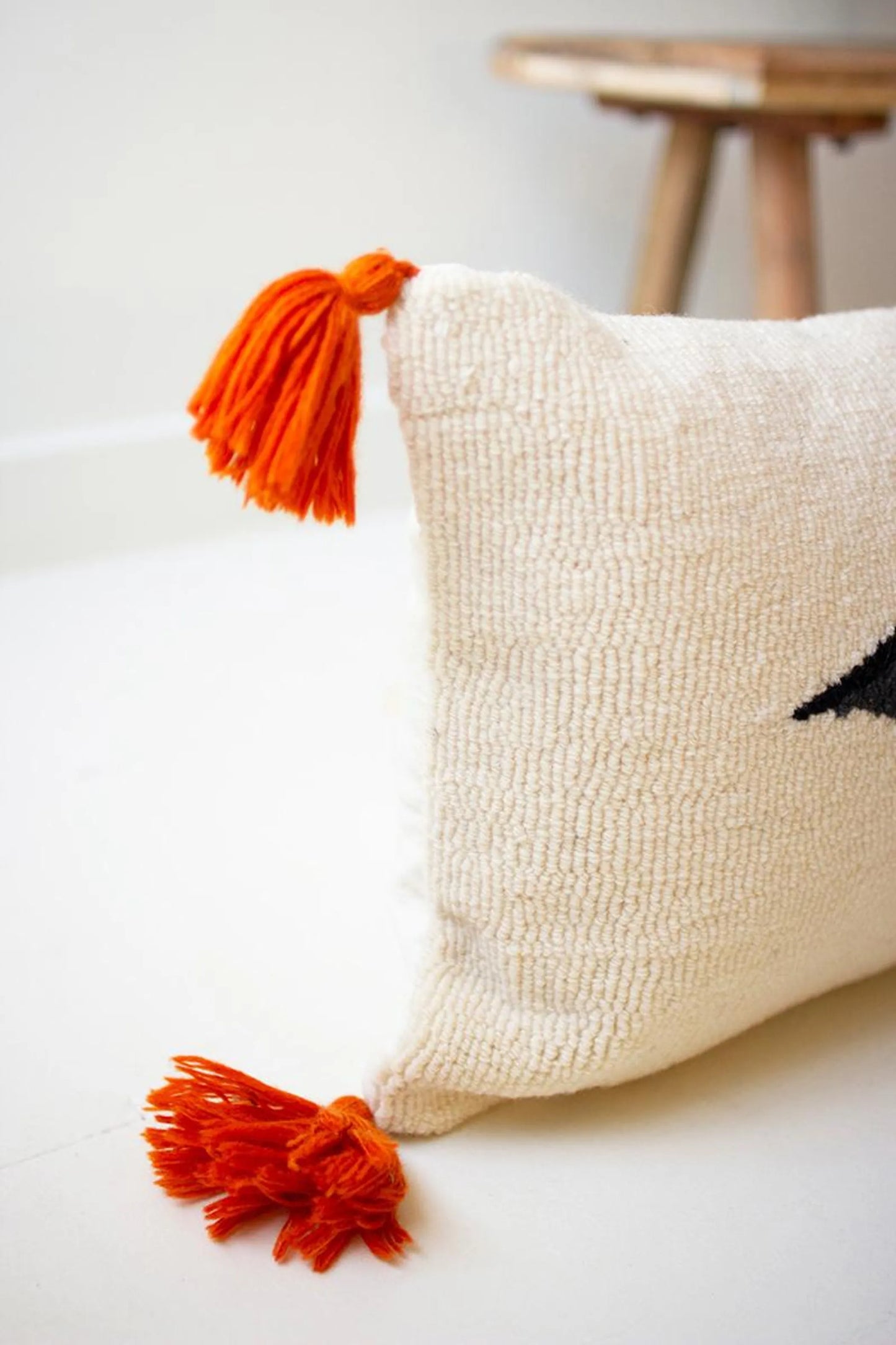 HALLOWEEN BAT HAND HOOKED PILLOW