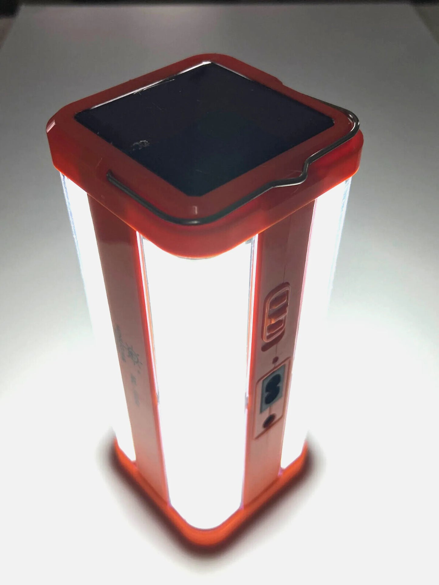 Portable Rechargeable LED Light Emergency Latern Solar
