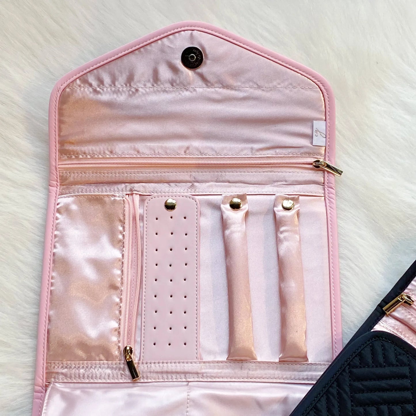 Lisa Quilted Jewelry Organizer